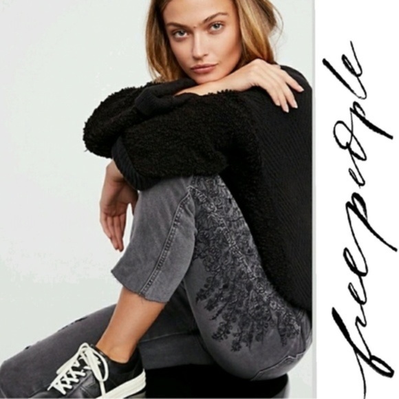 Free People Embroidered Girlfriend Jeans Size 24 - Picture 2 of 5